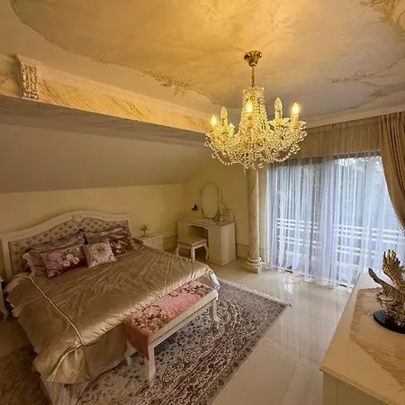 Lily Rose Bed & Breakfast *